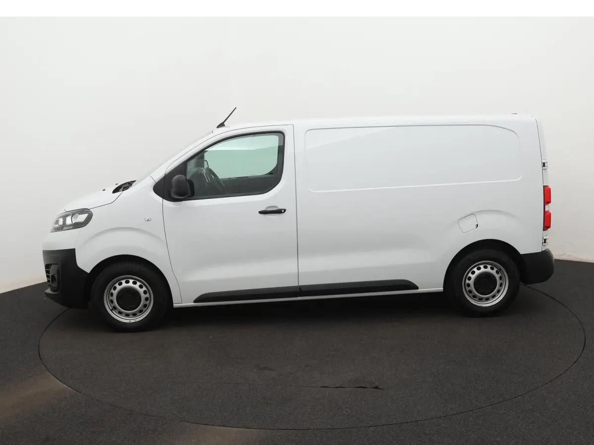 1.5 Diesel 120 S&S L2 | 120pk | Laadvloer | Gladde Betimmering | Airco | Parkeersensoren | Slechts 45.000km! |