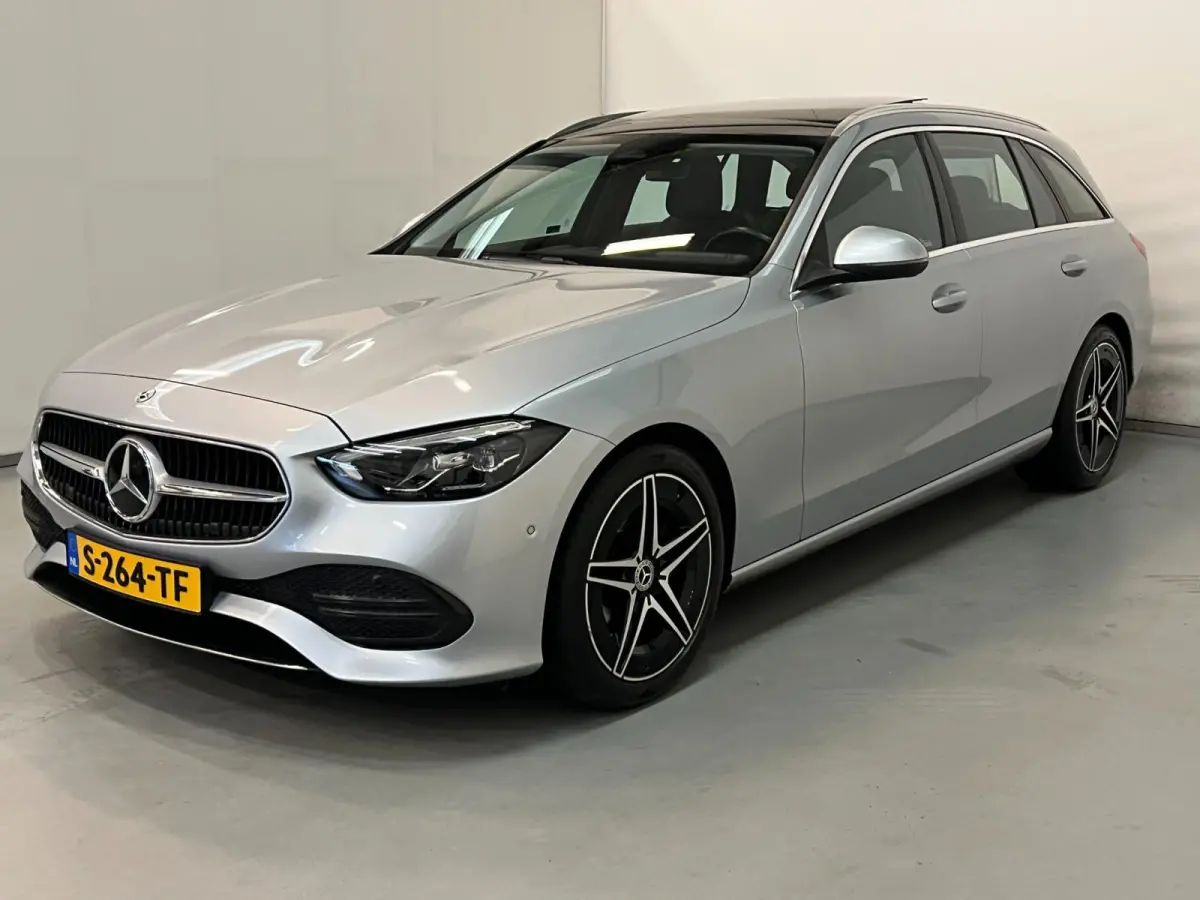 220d / Pano / BTW / 18" AMG / Trekhaak