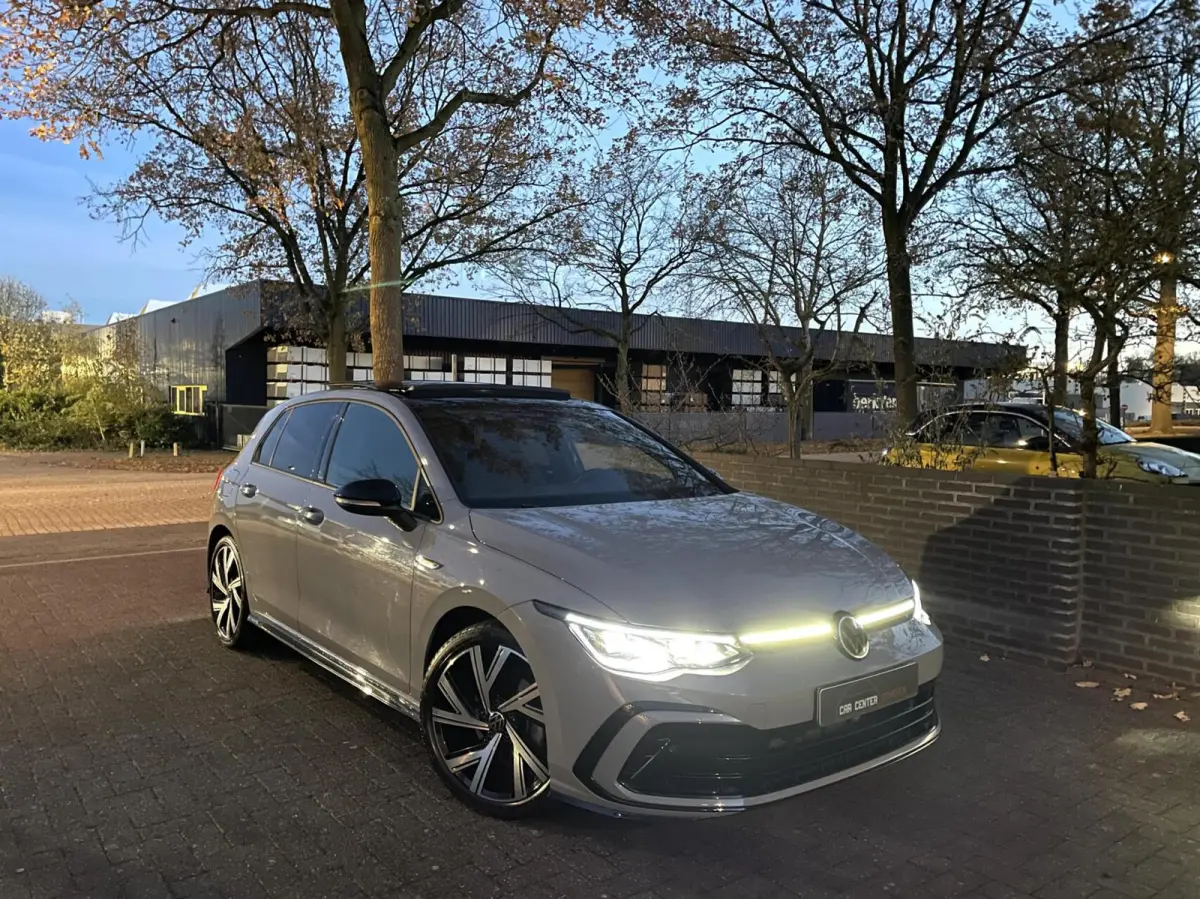 8 1.5 eTSI 2x R-Line/ Pano/ IQ LED/ Standkachel/ 18''LMV