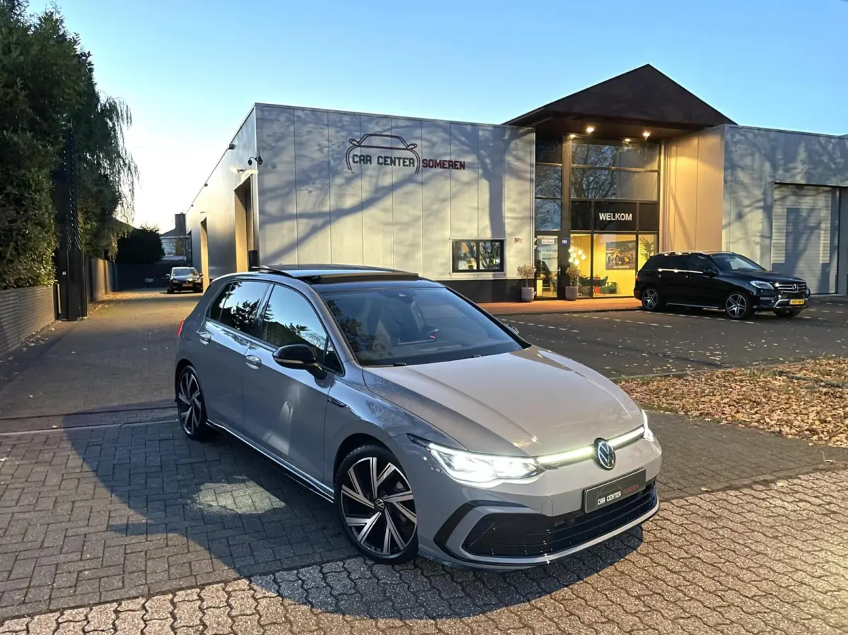 8 1.5 eTSI 2x R-Line/ Pano/ IQ LED/ Standkachel/ 18''LMV