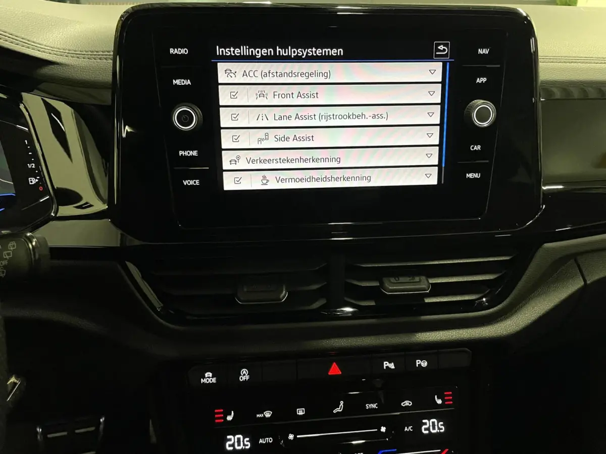 1.5 TSI R-Line Black Style/ Cam/ Beats/ Massage/ IQ LED