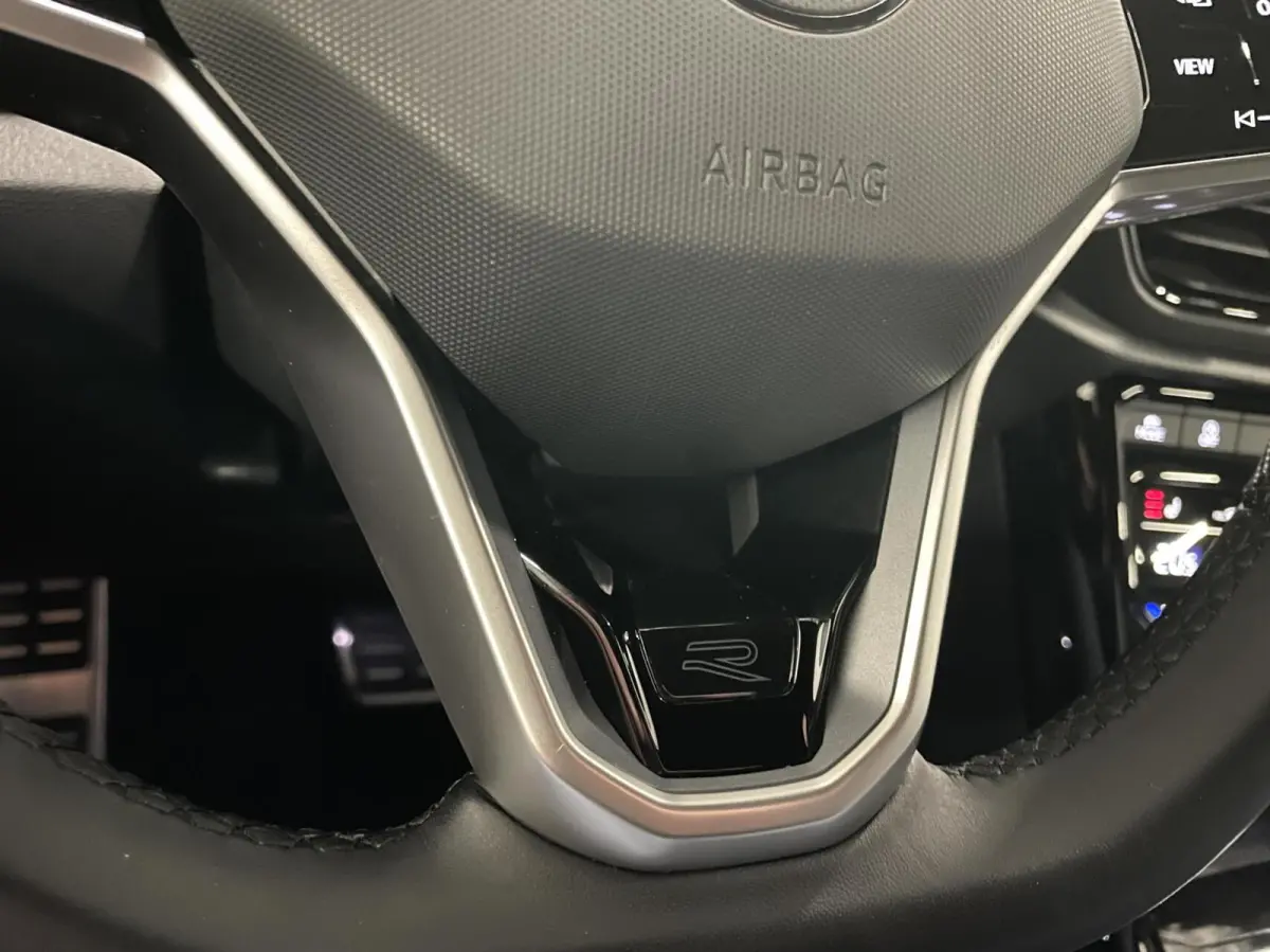 1.5 TSI R-Line Black Style/ Cam/ Beats/ Massage/ IQ LED