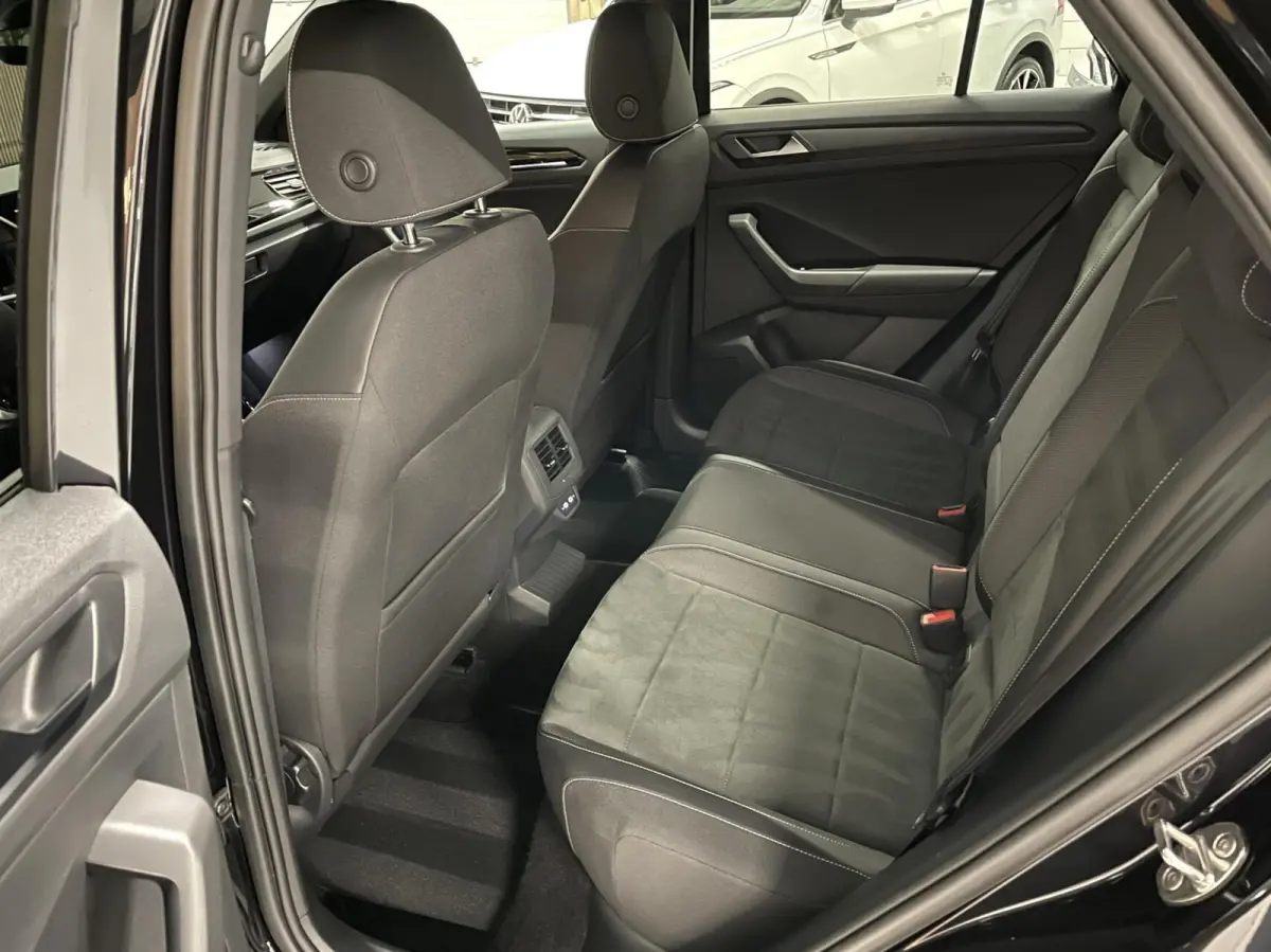 1.5 TSI R-Line Black Style/ Cam/ Beats/ Massage/ IQ LED