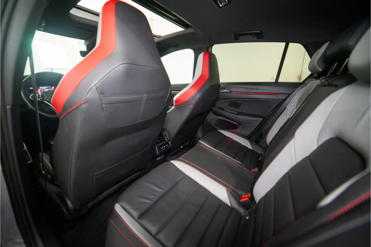 2.0 TSI GTI Clubsport 301 PK | IQ | Pano | Sfeer | Harman | Leder | BOMVOL! 12 MND Garantie