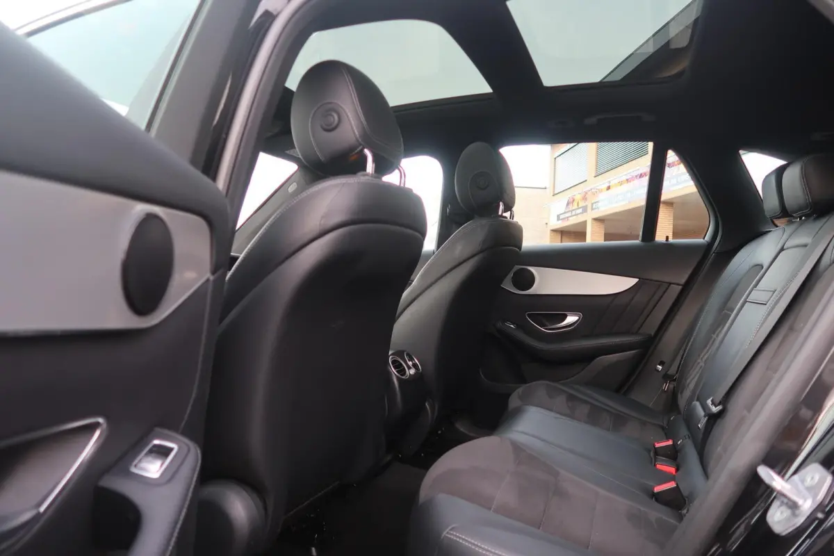 250 4MATIC PANORAMADAK|AMG-INTERIEUR|NAVIGATIE XL|XENON-LED|DEALER ONDERHOUDEN
