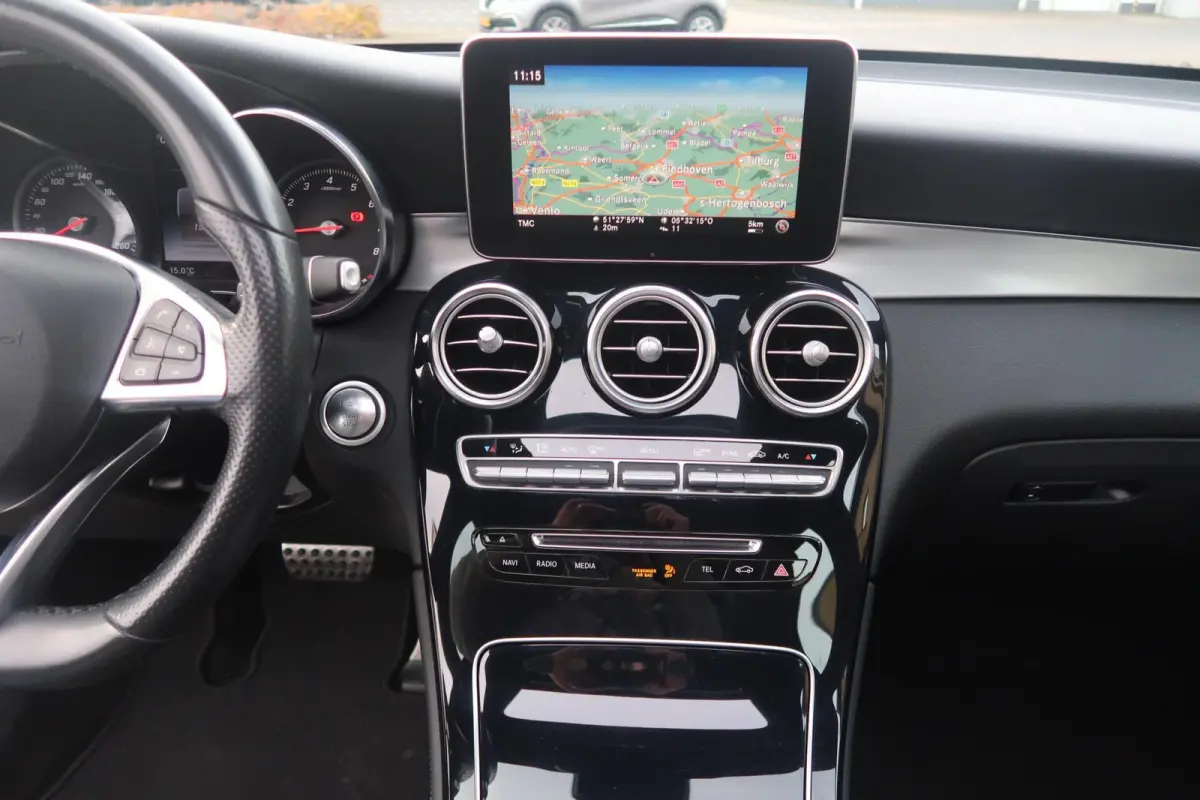 250 4MATIC PANORAMADAK|AMG-INTERIEUR|NAVIGATIE XL|XENON-LED|DEALER ONDERHOUDEN