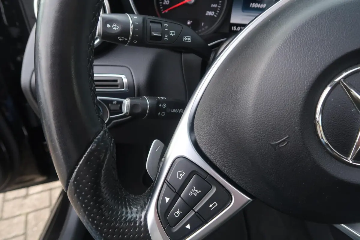 250 4MATIC PANORAMADAK|AMG-INTERIEUR|NAVIGATIE XL|XENON-LED|DEALER ONDERHOUDEN