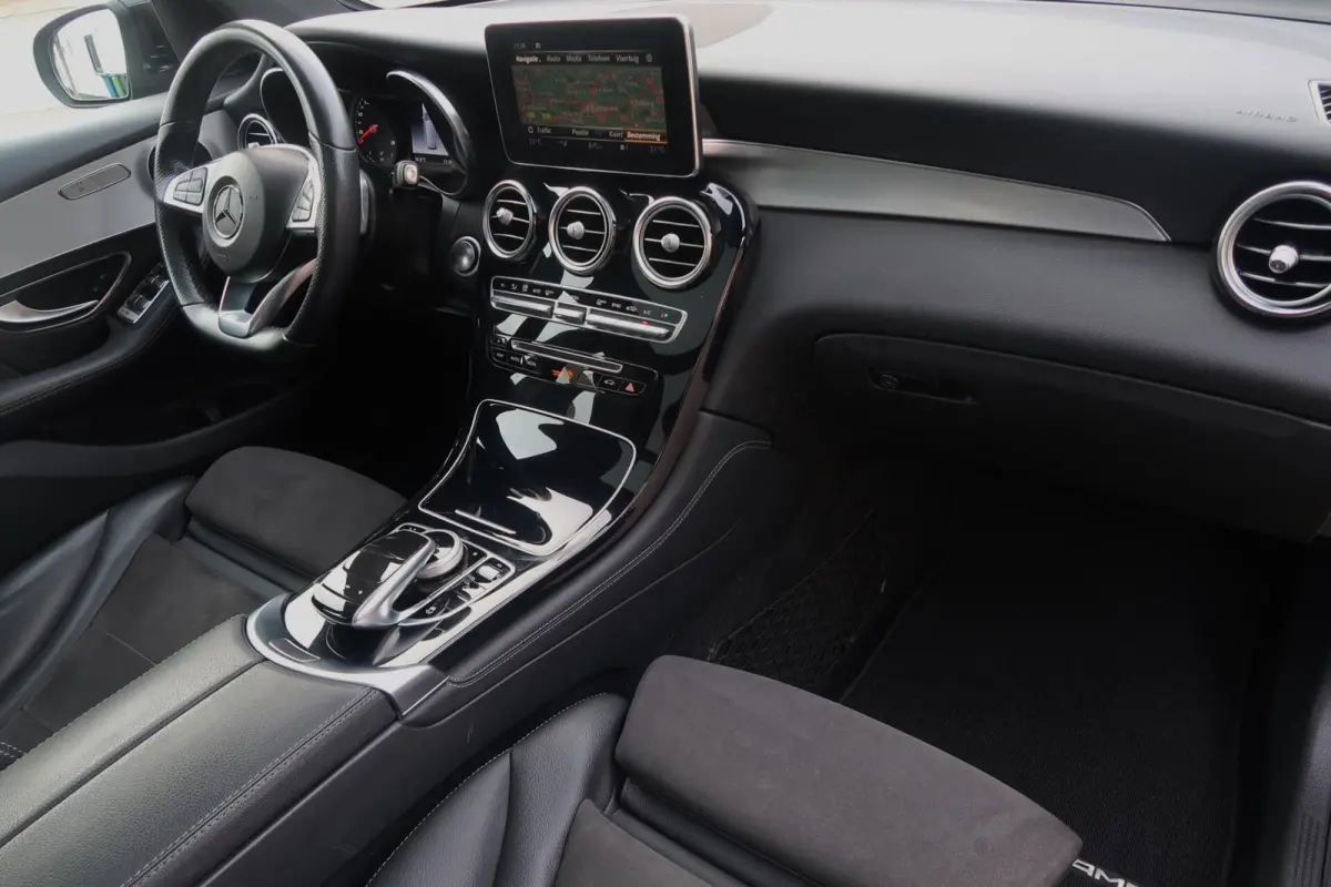 250 4MATIC PANORAMADAK|AMG-INTERIEUR|NAVIGATIE XL|XENON-LED|DEALER ONDERHOUDEN
