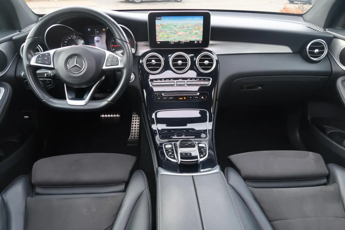 250 4MATIC PANORAMADAK|AMG-INTERIEUR|NAVIGATIE XL|XENON-LED|DEALER ONDERHOUDEN