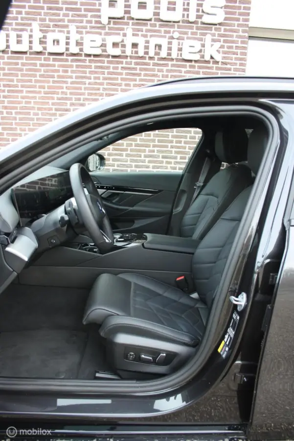 530e M Sport Pro, cockpit prof, trekhaak, 3900 km! 530e