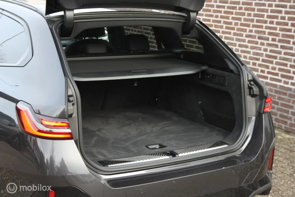 530e M Sport Pro, cockpit prof, trekhaak, 3900 km! 530e