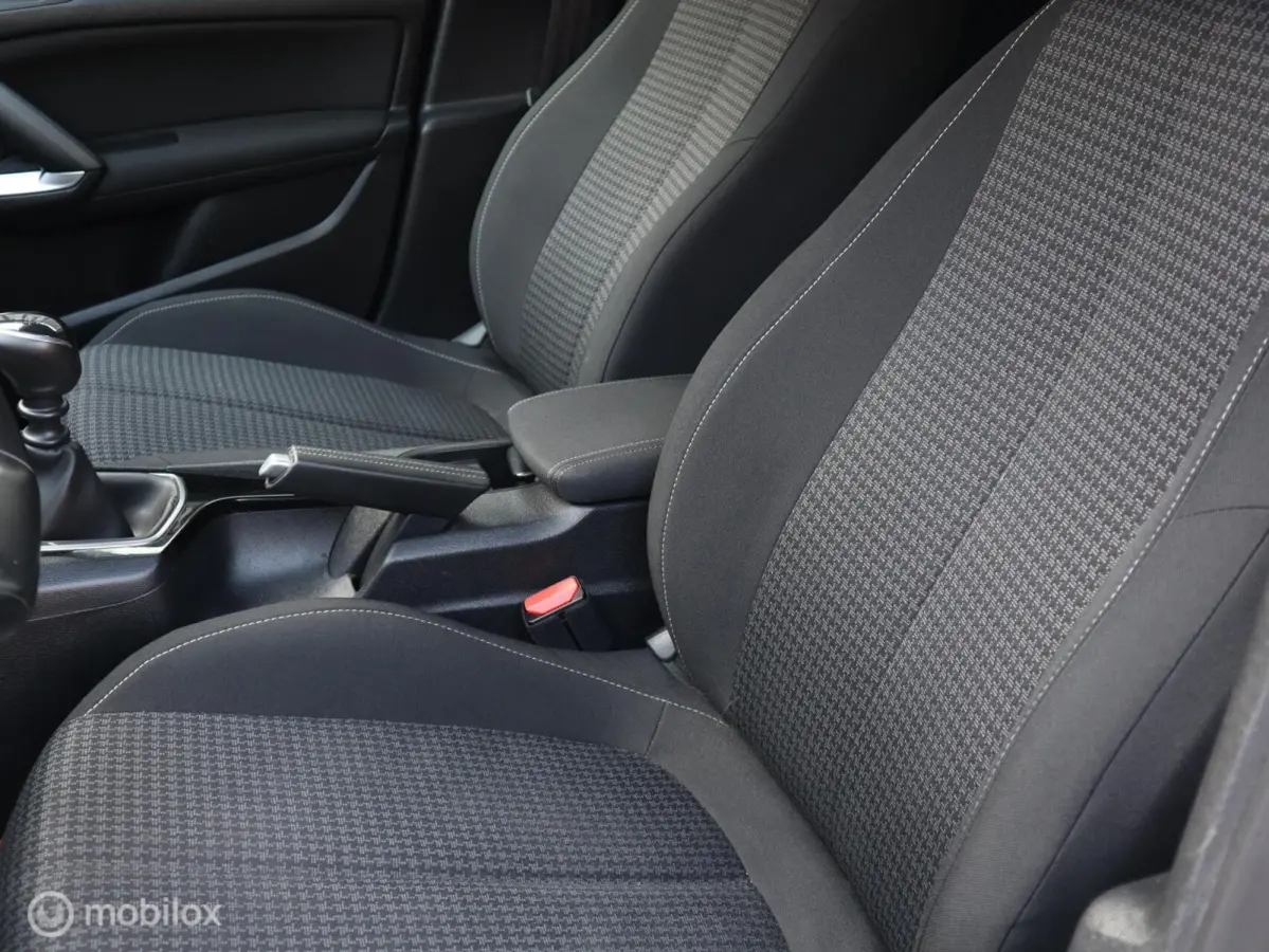 5Drs 1.2 PT 110 PK H6 Navi|DonkerGlas|Carplay|Cruise|Isofix