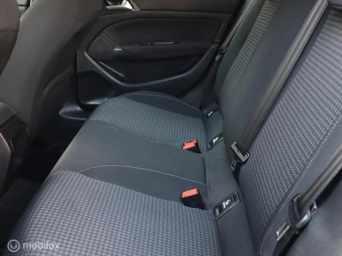 5Drs 1.2 PT 110 PK H6 Navi|DonkerGlas|Carplay|Cruise|Isofix