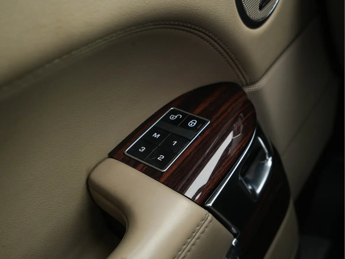 4.4 SDV8 Vogue AWD Aut. *PANO | DIGI-COCKPIT | MERIDIAN-AUDIO | SURROUND-VIEW | MEMORY-PACK |  KEYLESS | OXFORD-FULL-LEATHER | BI-XENON | NAVI-FULLMAP | ECC | PDC | CRUISE | COMFORT-SEATS | 