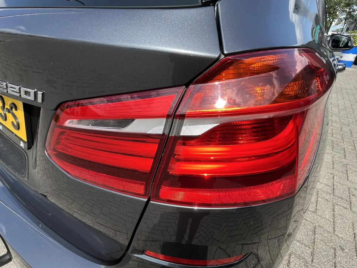 220i High Executive | M-Sport | HUD | Automaat | Trekhaak afneembaar 1.500 kg | NAP | 1e eigenaar