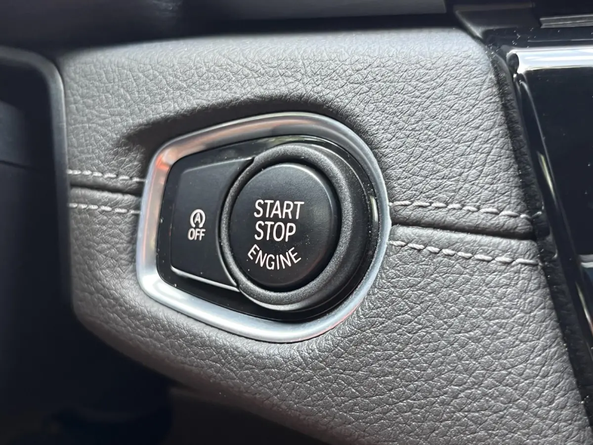220i High Executive | M-Sport | HUD | Automaat | Trekhaak afneembaar 1.500 kg | NAP | 1e eigenaar