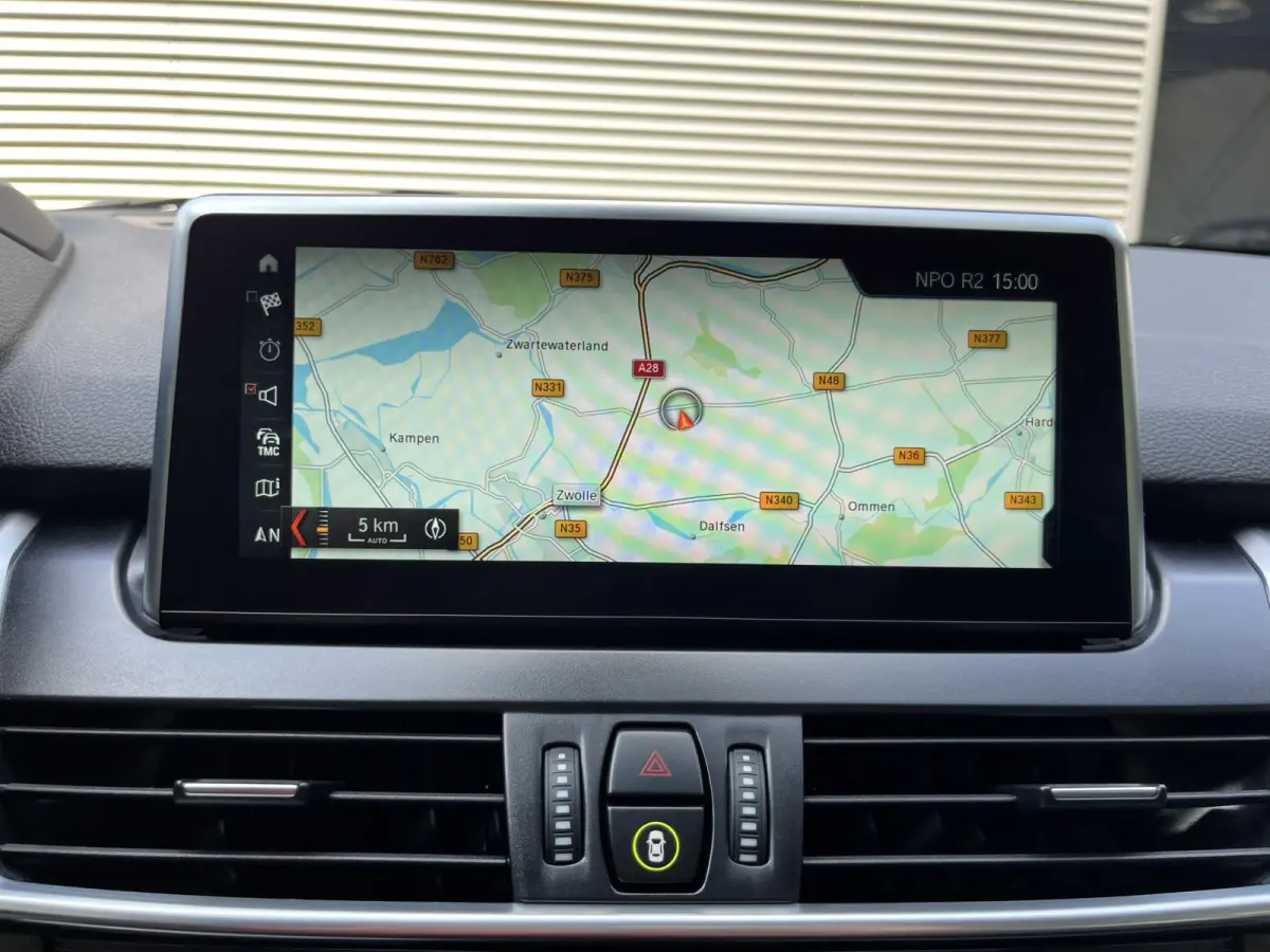 220i High Executive | M-Sport | HUD | Automaat | Trekhaak afneembaar 1.500 kg | NAP | 1e eigenaar