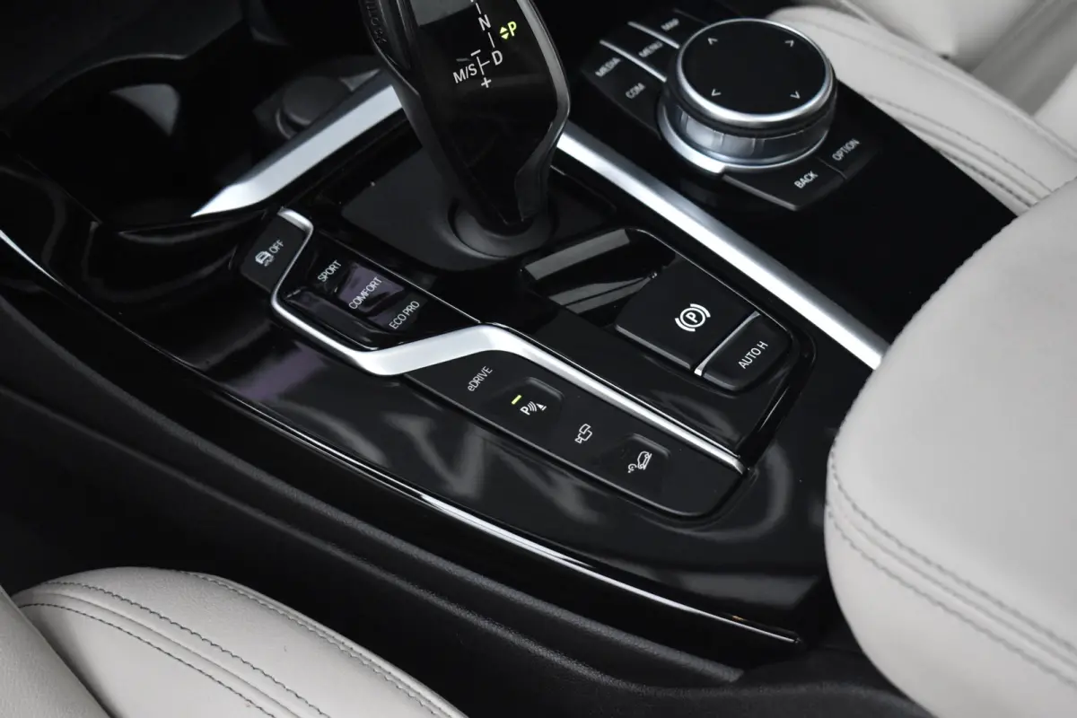xDrive30e High Executive M Sport | Pano | ACC | 360 Camera | Harman/Kardon | Orig. NL |