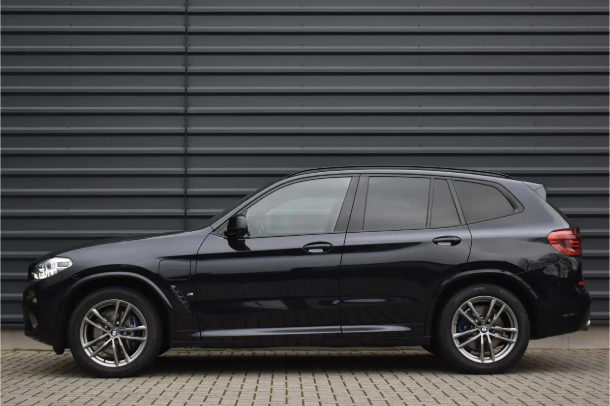 xDrive30e High Executive M Sport | Pano | ACC | 360 Camera | Harman/Kardon | Orig. NL |