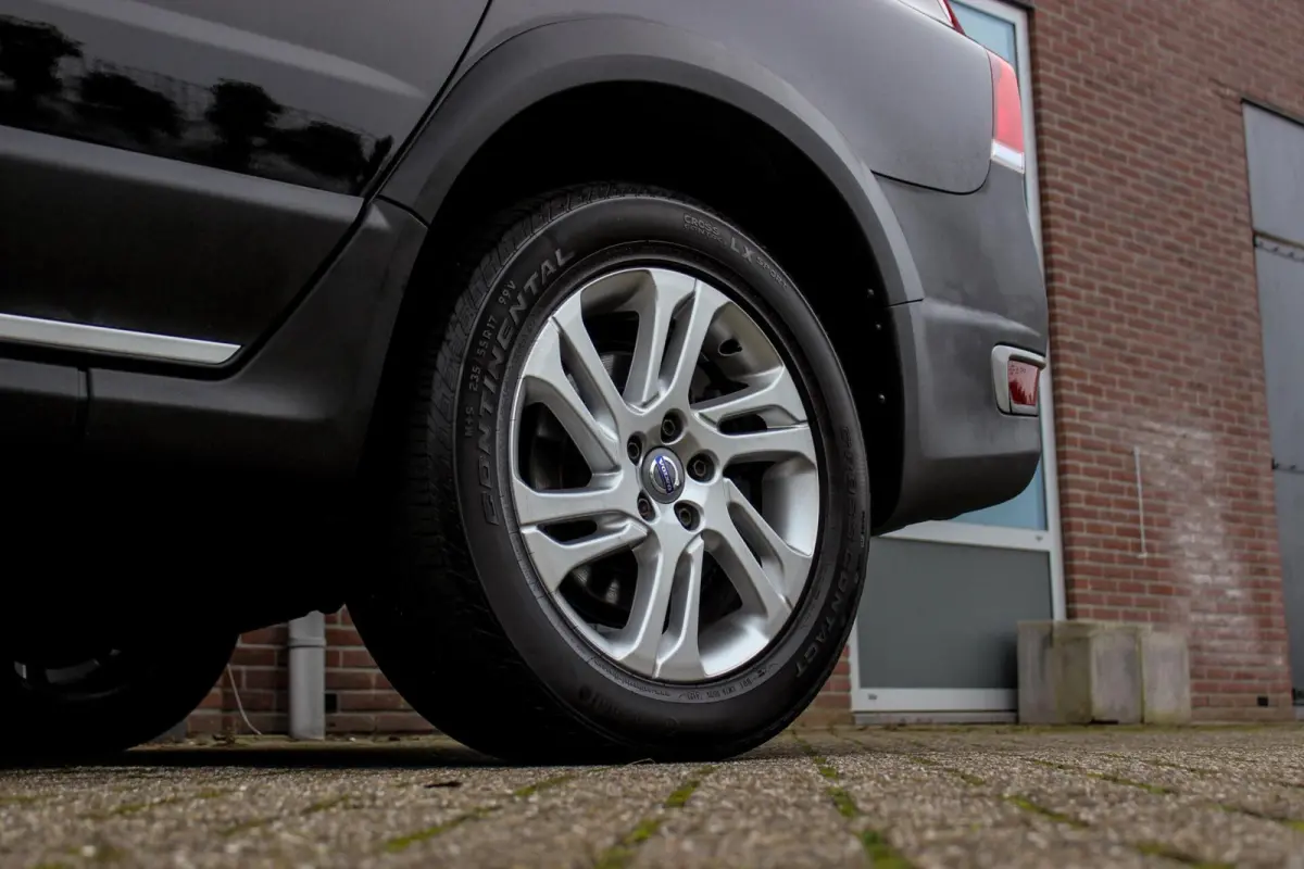 2.0 D4 2WD Momentum | Automaat | 181 pk | Trekhaak | Dakraam | Leer | Navi | PDC | Cruise-control | Climate-Control