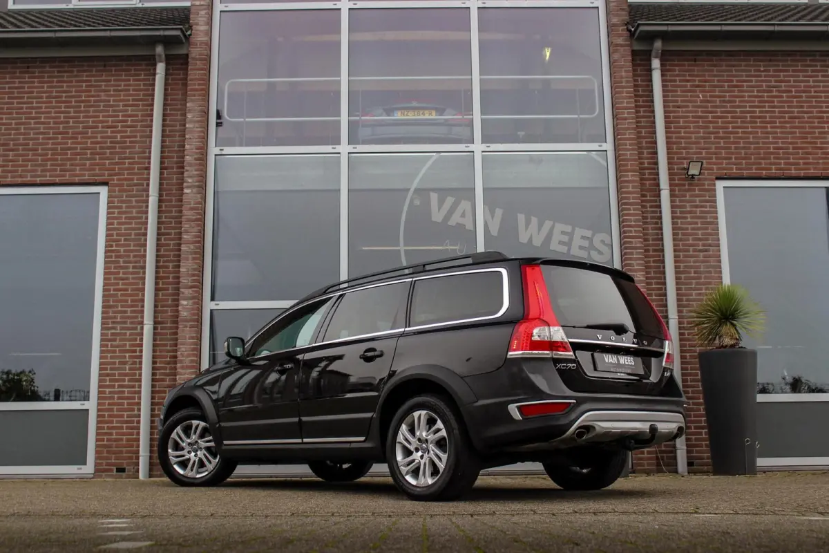 2.0 D4 2WD Momentum | Automaat | 181 pk | Trekhaak | Dakraam | Leer | Navi | PDC | Cruise-control | Climate-Control
