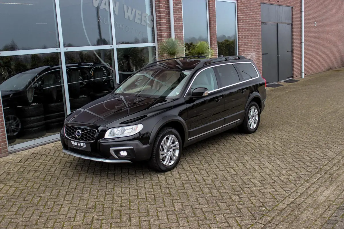 2.0 D4 2WD Momentum | Automaat | 181 pk | Trekhaak | Dakraam | Leer | Navi | PDC | Cruise-control | Climate-Control