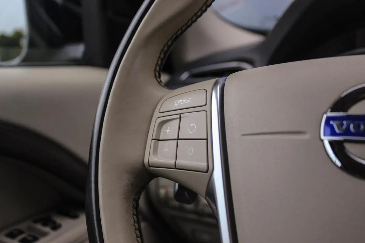 2.0 D4 2WD Momentum | Automaat | 181 pk | Trekhaak | Dakraam | Leer | Navi | PDC | Cruise-control | Climate-Control