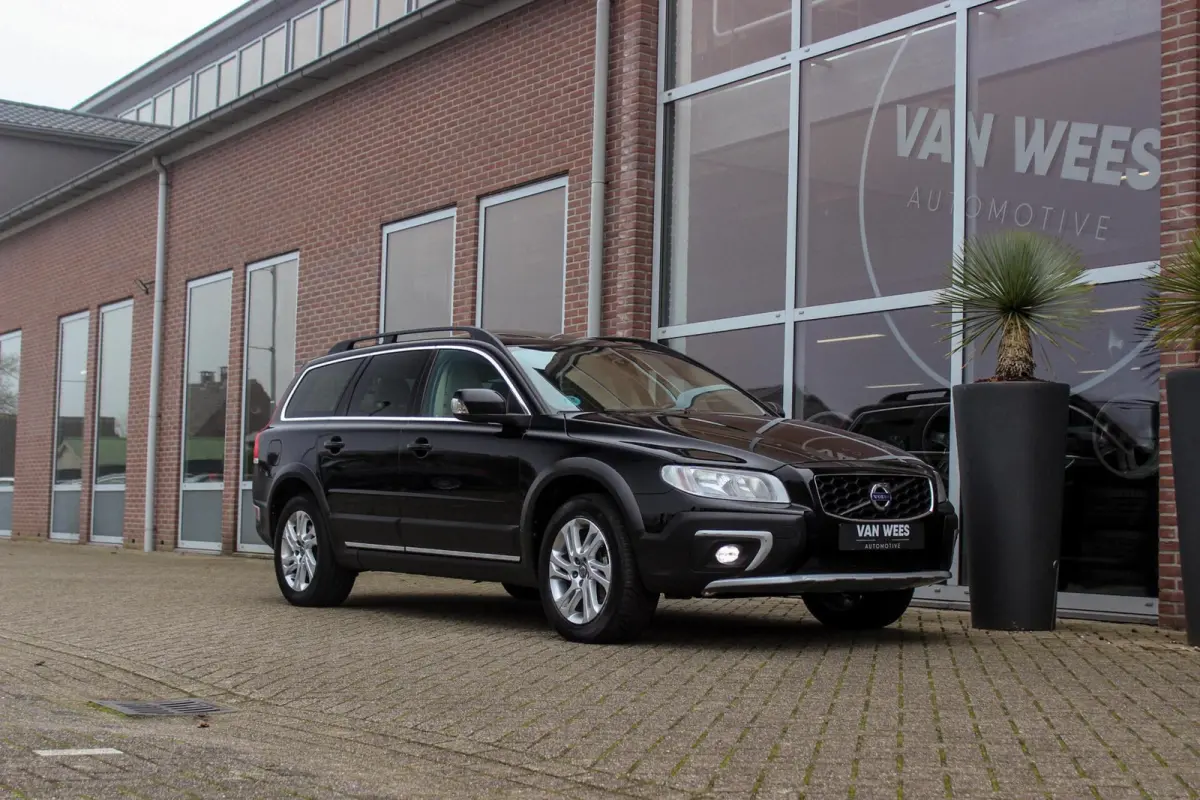 2.0 D4 2WD Momentum | Automaat | 181 pk | Trekhaak | Dakraam | Leer | Navi | PDC | Cruise-control | Climate-Control