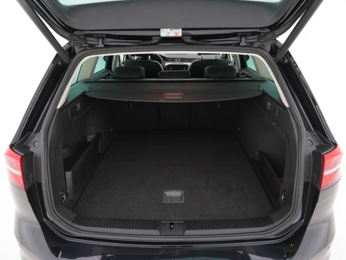 2.0 BiTDI 4Motion Highline (INCL-BTW) Aut. *PANO | ADAPTIVE-CRUISE | DIGI-COCKPIT | NAVI-FULLMAP | LEATHER-ALCANTARA | FULL-LED | ERGONOMIC-COMFORTSEATS | KEYLESS | ECC | PARKPILOT | TOWBAR 