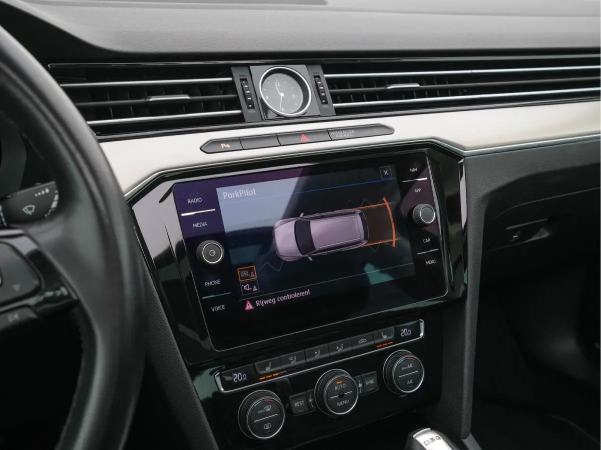 2.0 BiTDI 4Motion Highline (INCL-BTW) Aut. *PANO | ADAPTIVE-CRUISE | DIGI-COCKPIT | NAVI-FULLMAP | LEATHER-ALCANTARA | FULL-LED | ERGONOMIC-COMFORTSEATS | KEYLESS | ECC | PARKPILOT | TOWBAR 