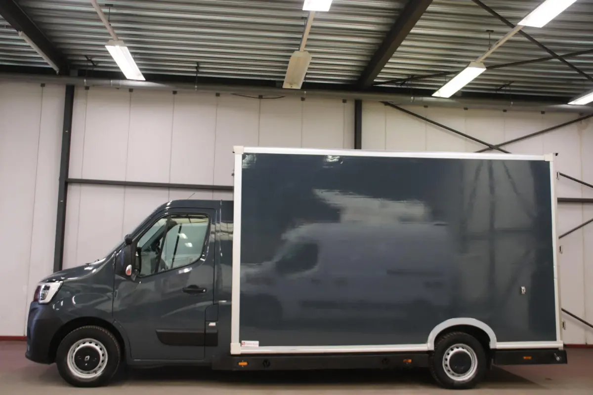 150PK AUTOMAAT LOWLINER VERKOOPWAGEN