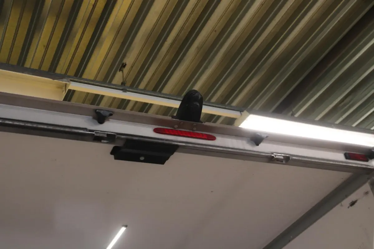 150PK AUTOMAAT LOWLINER VERKOOPWAGEN