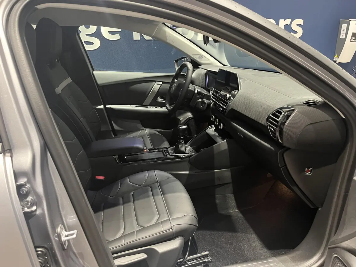1.2 Feel Pack | 130 PK | NAV | HEADUP DISPLAY | CARPLAY ANDROID AUTO | CAMERA | CRUISE | CLIMATE |