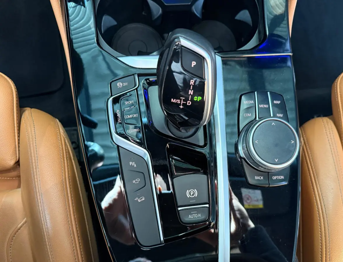 XDrive30i High Exec M-Sport HUD Panorama 360 Trekhaak
