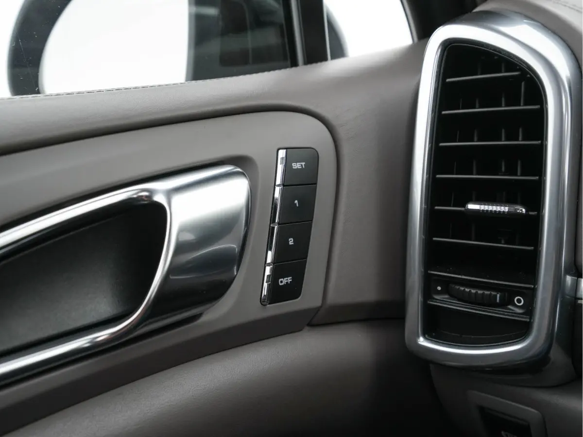 4.8 Turbo AWD Aut. *PANO | LEATHER | BURMESTER-SURROUND | BI-XENON | MEMORY-PACK | NAVI-FULLMAP | ADAPTIVE-CRUISE | AIR-SUSPENSION | CAMERA | SPORT-SEATS |  20''ALU*