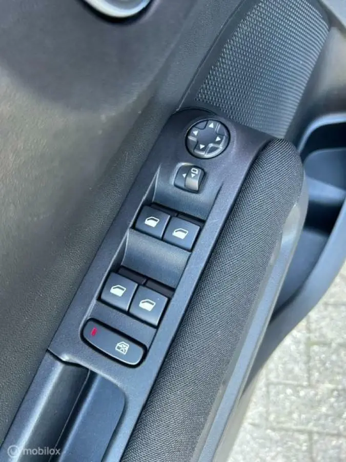 1.2 96kw/Plus/navi/nog fabrieksgarantie