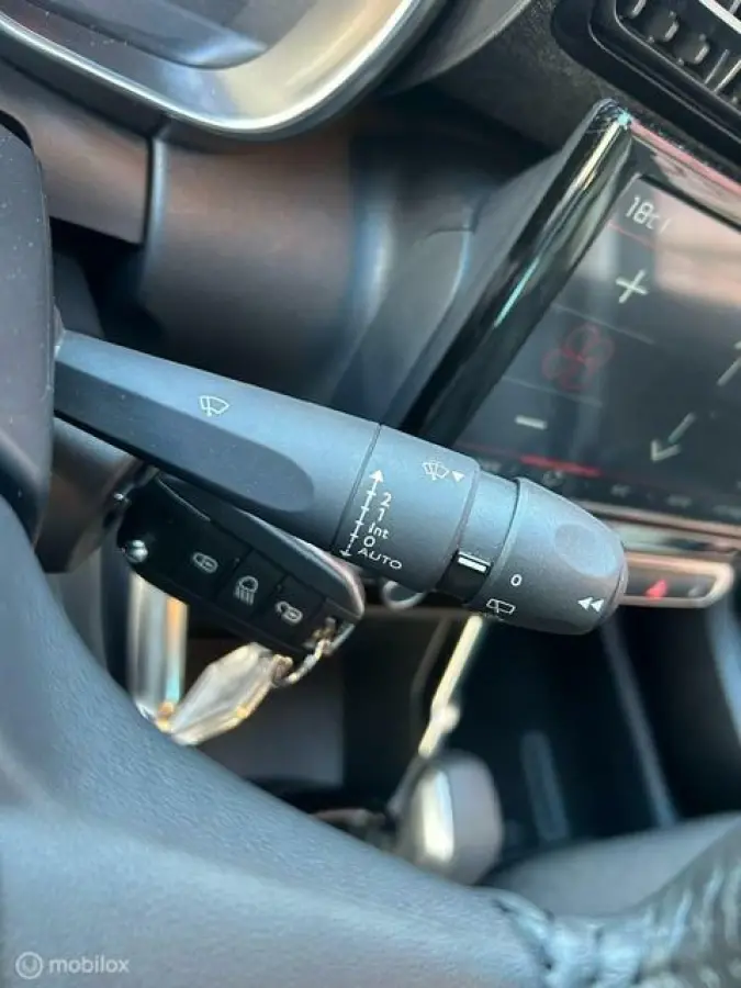 1.2 96kw/Plus/navi/nog fabrieksgarantie