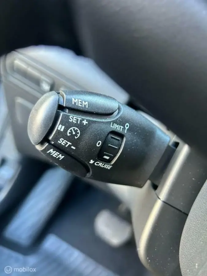 1.2 96kw/Plus/navi/nog fabrieksgarantie