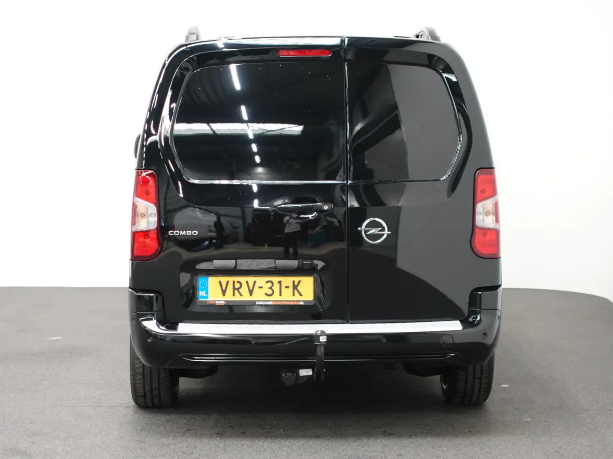1.5D 130PK L2H1 Edition Automaat Airco Navigatie Camera Parkeersensoren Trekhaak