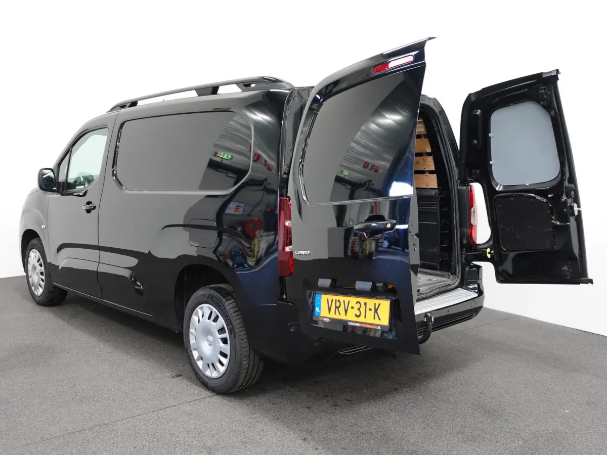 1.5D 130PK L2H1 Edition Automaat Airco Navigatie Camera Parkeersensoren Trekhaak
