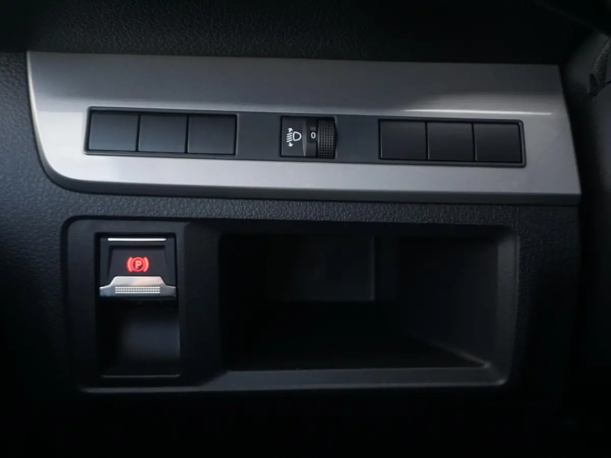 Electric L3 50 kWh | 0% rente | 8 jaar garantie | Apple Carplay | achteruitrijcamera | RAL1032