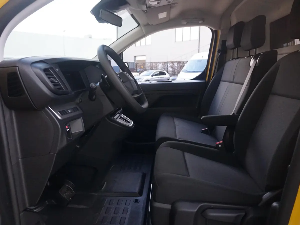 Electric L3 50 kWh | 0% rente | 8 jaar garantie | Apple Carplay | achteruitrijcamera | RAL1032
