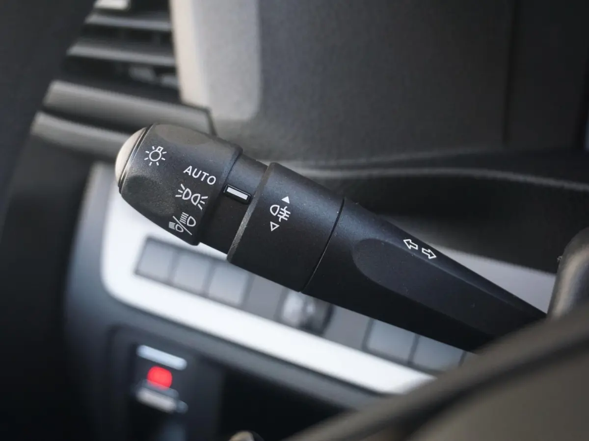 Electric L3 50 kWh | 0% rente | 8 jaar garantie | Apple Carplay | achteruitrijcamera | RAL1032