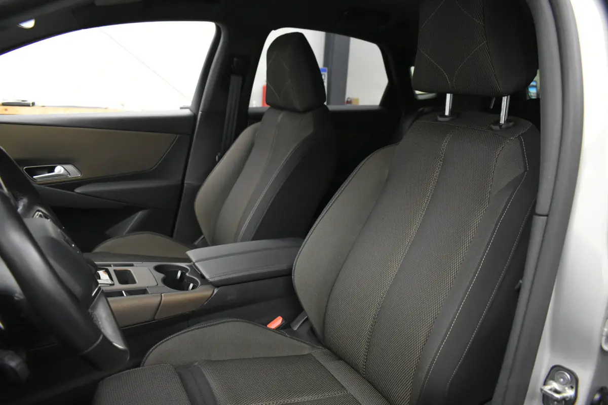 E-Tense PHEV 4x4 Bastille+