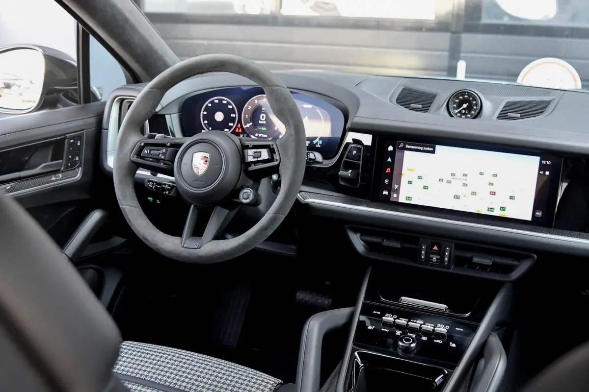 3.0 E-Hybrid. GT Pakket. Carbon, Leder, Softcl, Luchtv, BTW, ACC, 360, 18 Weg, Trekh, Bose, Keyless, Stuurvw
