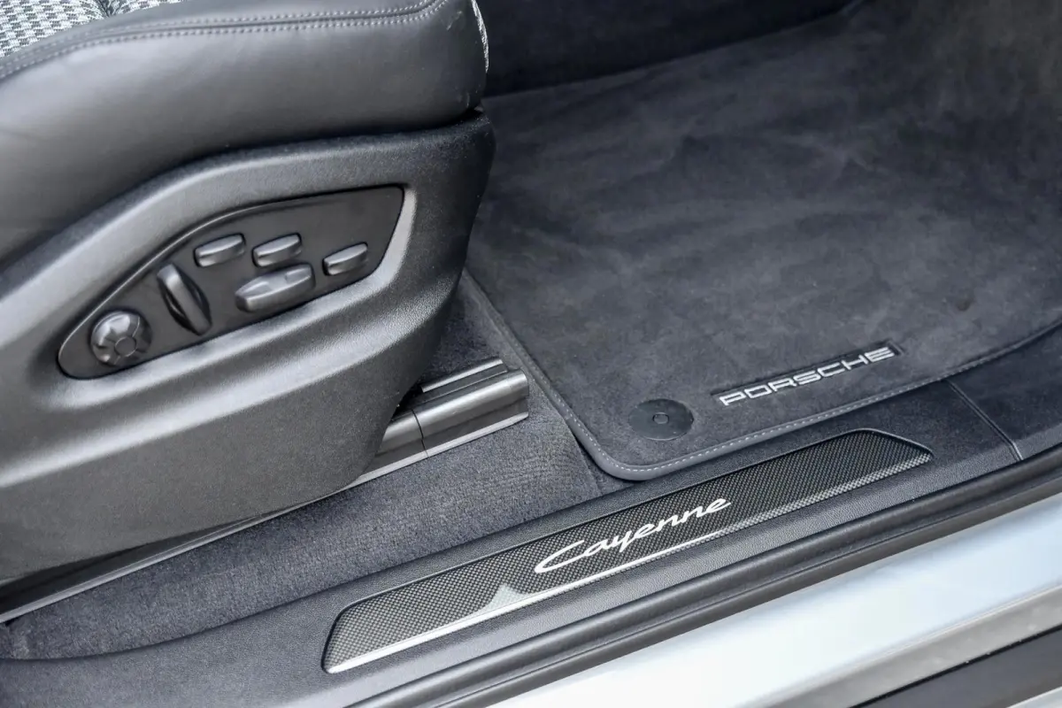 3.0 E-Hybrid. GT Pakket. Carbon, Leder, Softcl, Luchtv, BTW, ACC, 360, 18 Weg, Trekh, Bose, Keyless, Stuurvw