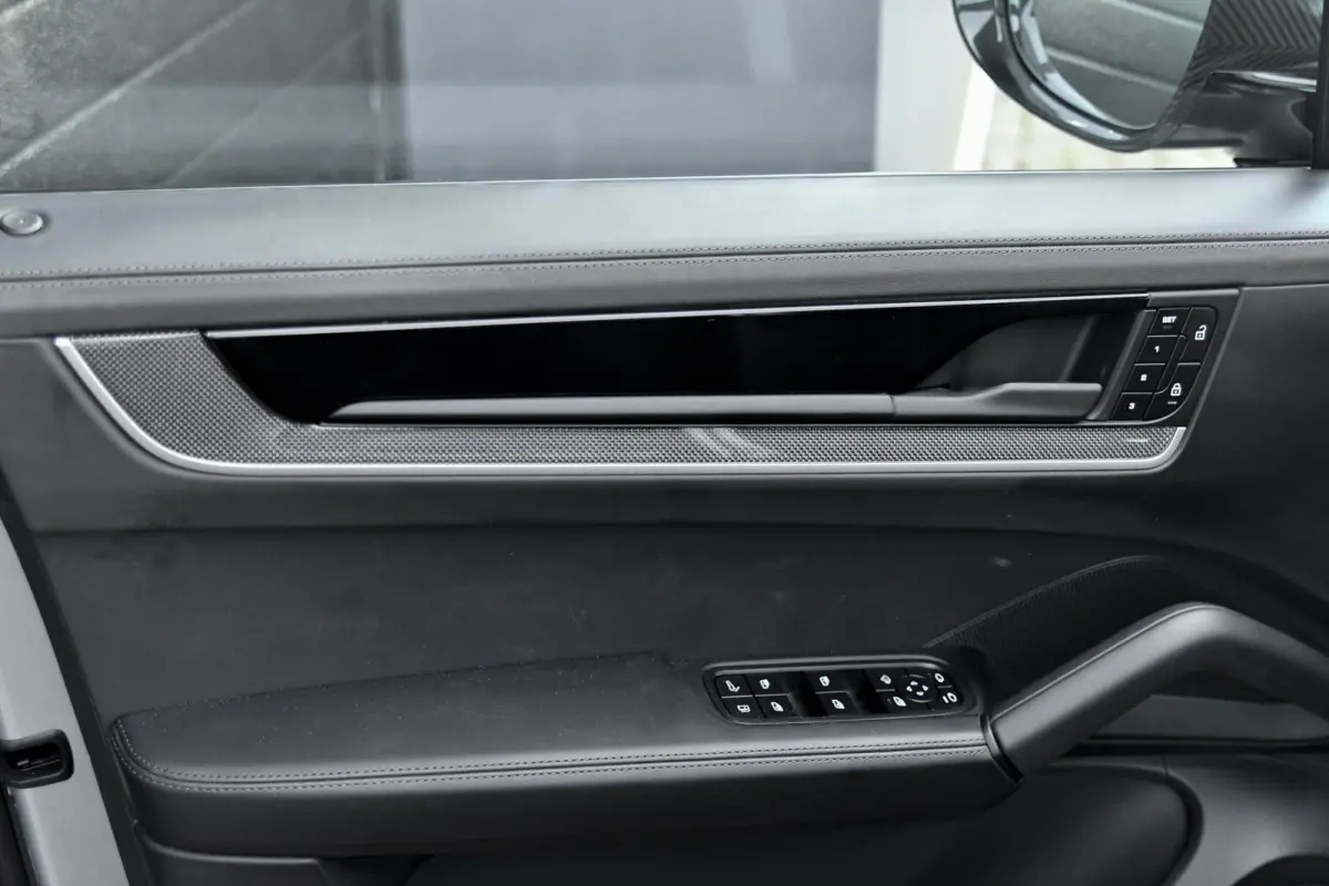 3.0 E-Hybrid. GT Pakket. Carbon, Leder, Softcl, Luchtv, BTW, ACC, 360, 18 Weg, Trekh, Bose, Keyless, Stuurvw