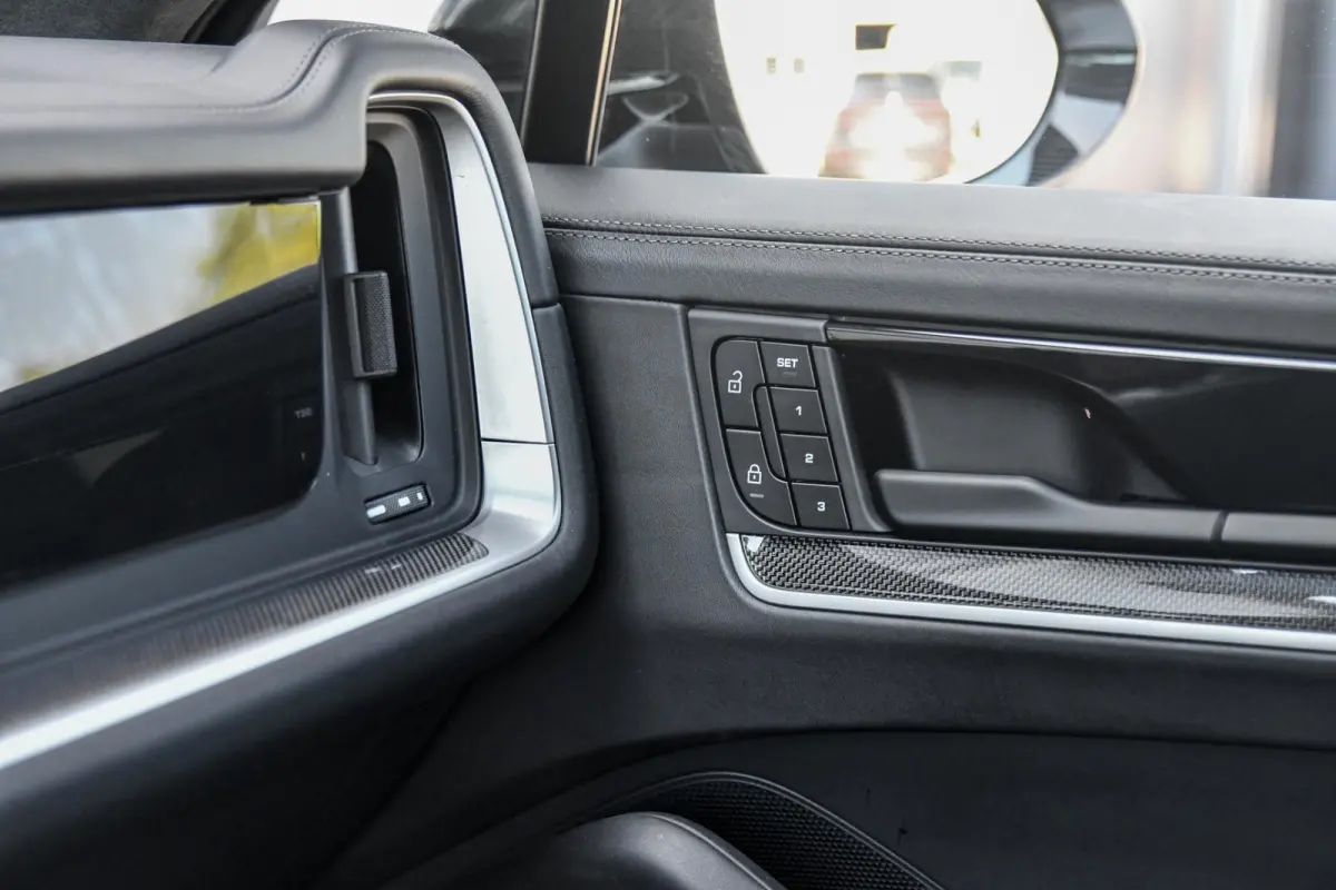 3.0 E-Hybrid. GT Pakket. Carbon, Leder, Softcl, Luchtv, BTW, ACC, 360, 18 Weg, Trekh, Bose, Keyless, Stuurvw