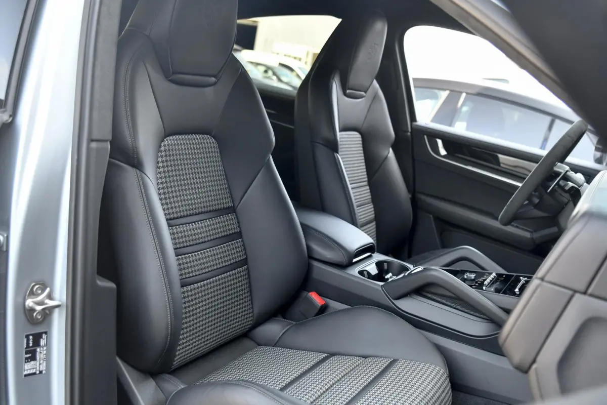 3.0 E-Hybrid. GT Pakket. Carbon, Leder, Softcl, Luchtv, BTW, ACC, 360, 18 Weg, Trekh, Bose, Keyless, Stuurvw
