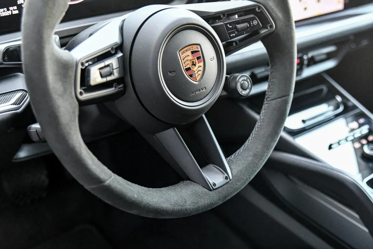 3.0 E-Hybrid. GT Pakket. Carbon, Leder, Softcl, Luchtv, BTW, ACC, 360, 18 Weg, Trekh, Bose, Keyless, Stuurvw